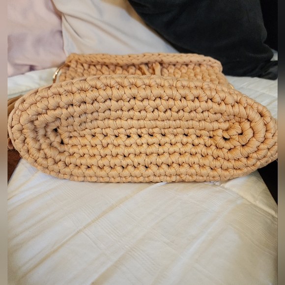 Woven knit crochet Tan and Brown Shoulder Bag - Picture 9 of 12